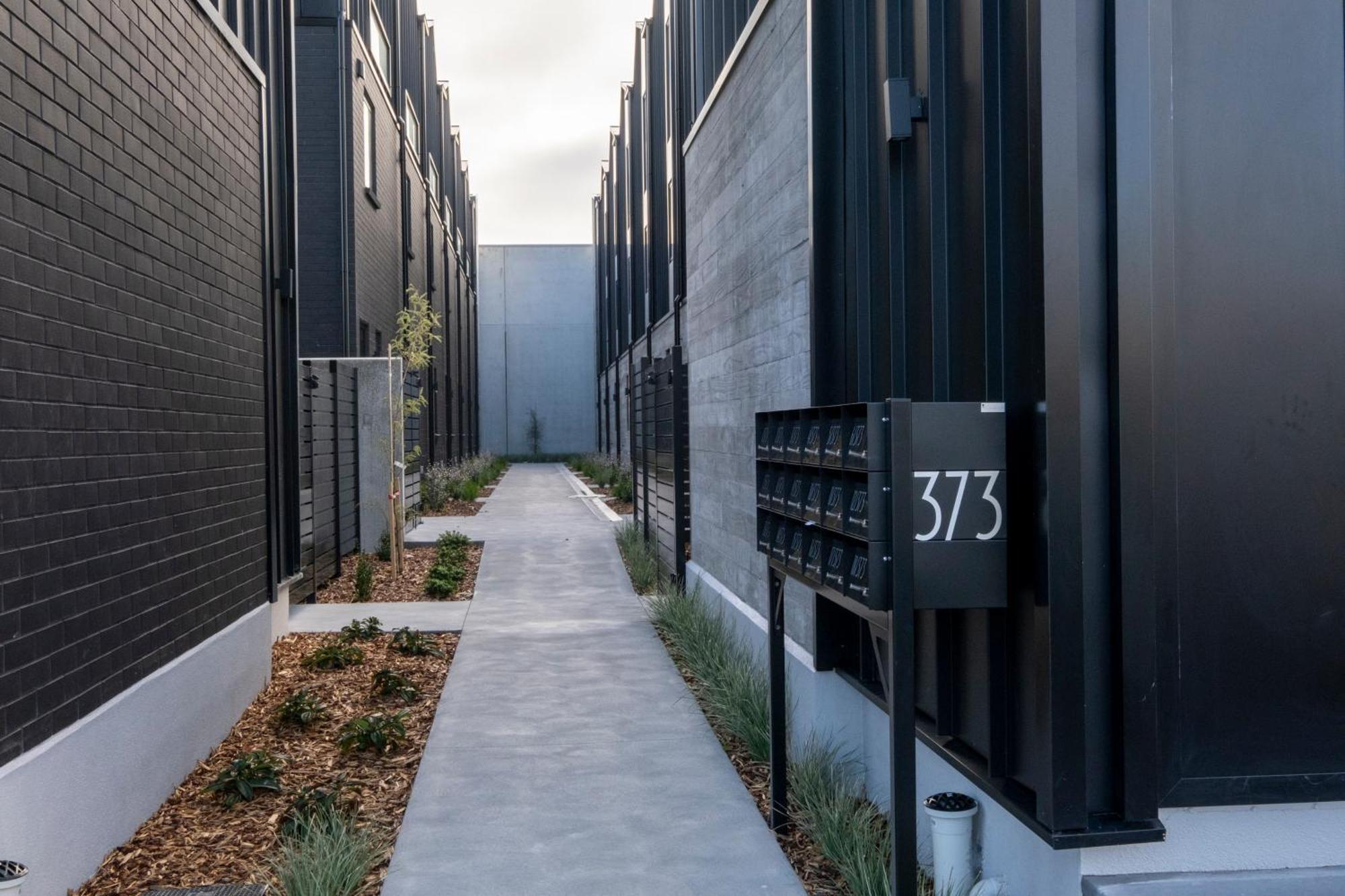 Luxury 2 Bed Townhome In Cbd Christchurch Exterior photo
